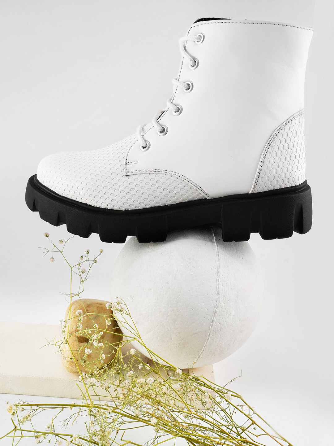 Try Me Women Textured Platform-Heeled Classic Lace-Up Winter Boots