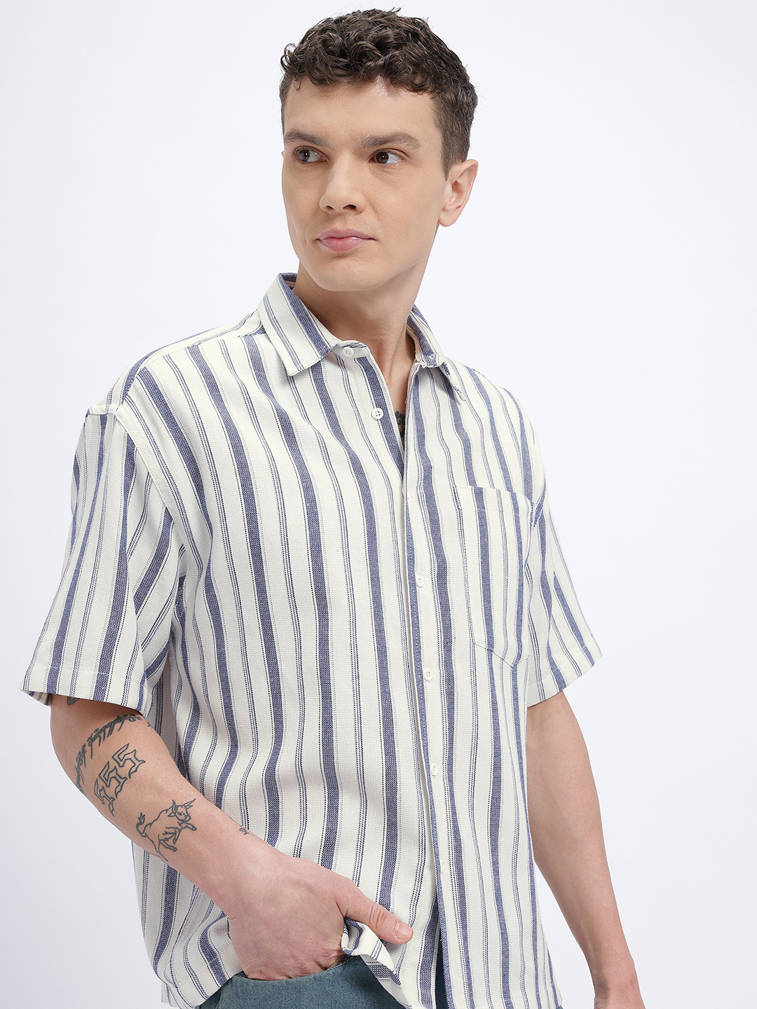glitchez Men Striped Relaxed Fit Shirt