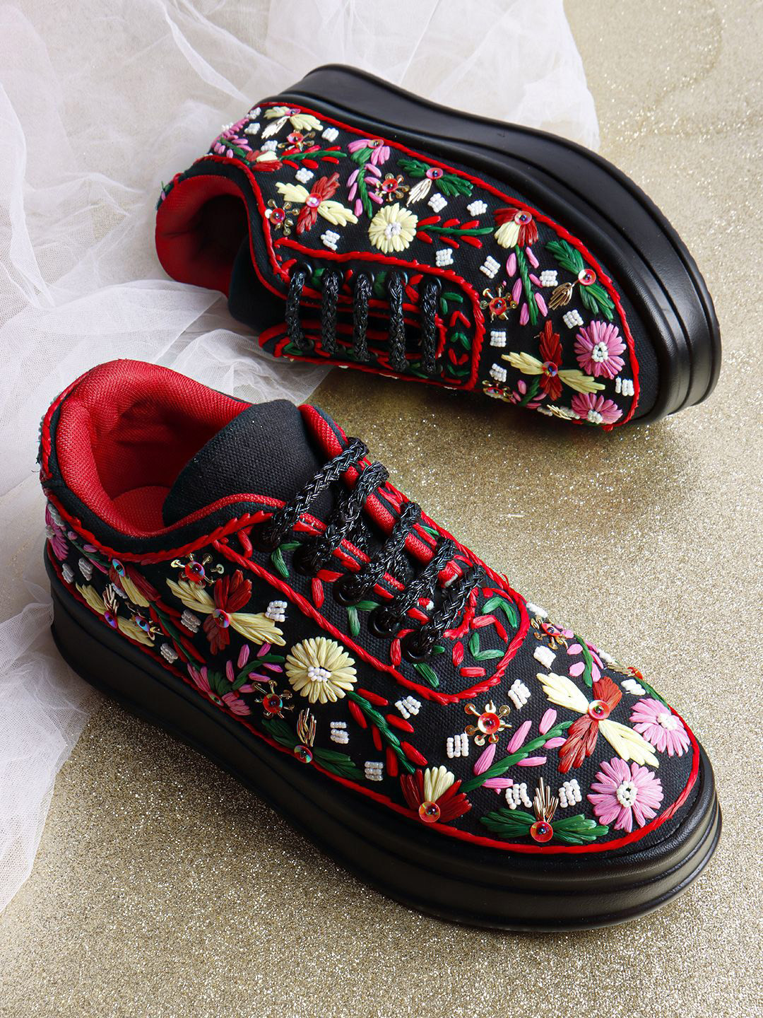 VENDOZ Women Woven Design Sneakers