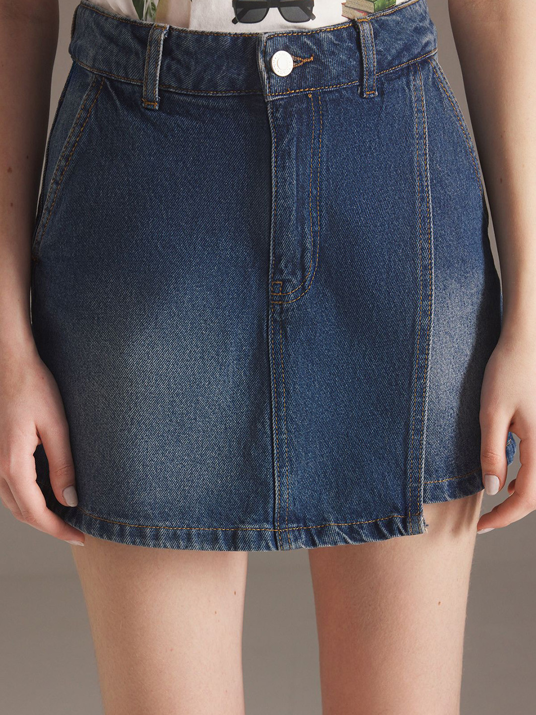 Trendyol Koyu Mavi Women Washed Denim Shorts