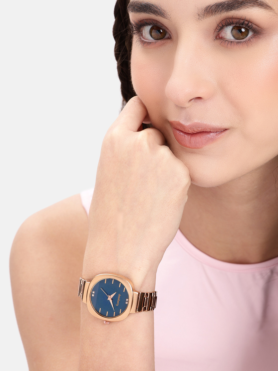 DressBerry Women LUXE Bracelet Style Straps Analogue Watch DBLuxe-610-BL