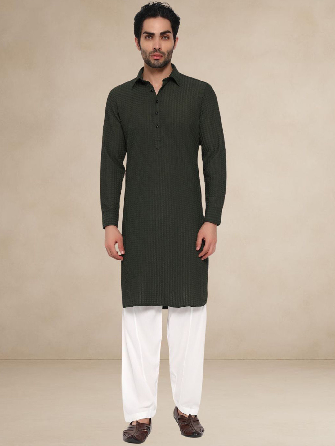 BETTINO Men Waffle Textured Popover Pathani Kurta with Salwar