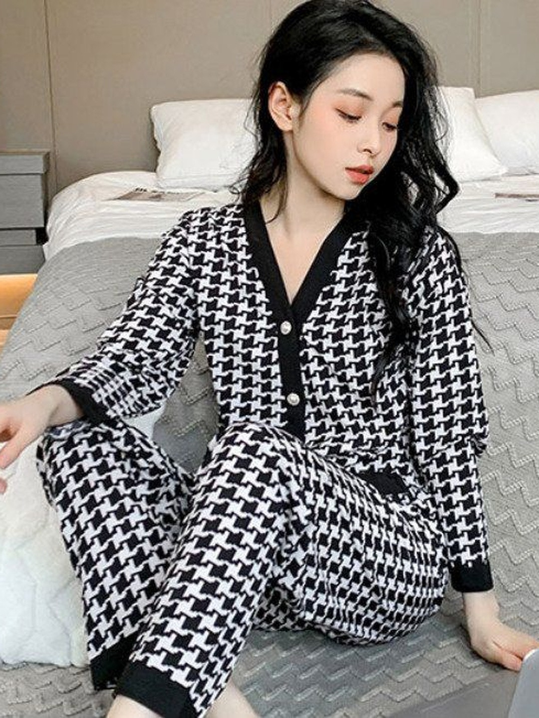 DressBerry Printed V-Neck Long Sleeves Shirt With Pyjama