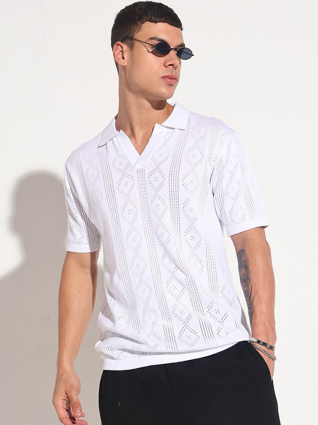 SHOWOFF Men White Cotton Self Design Tshirts