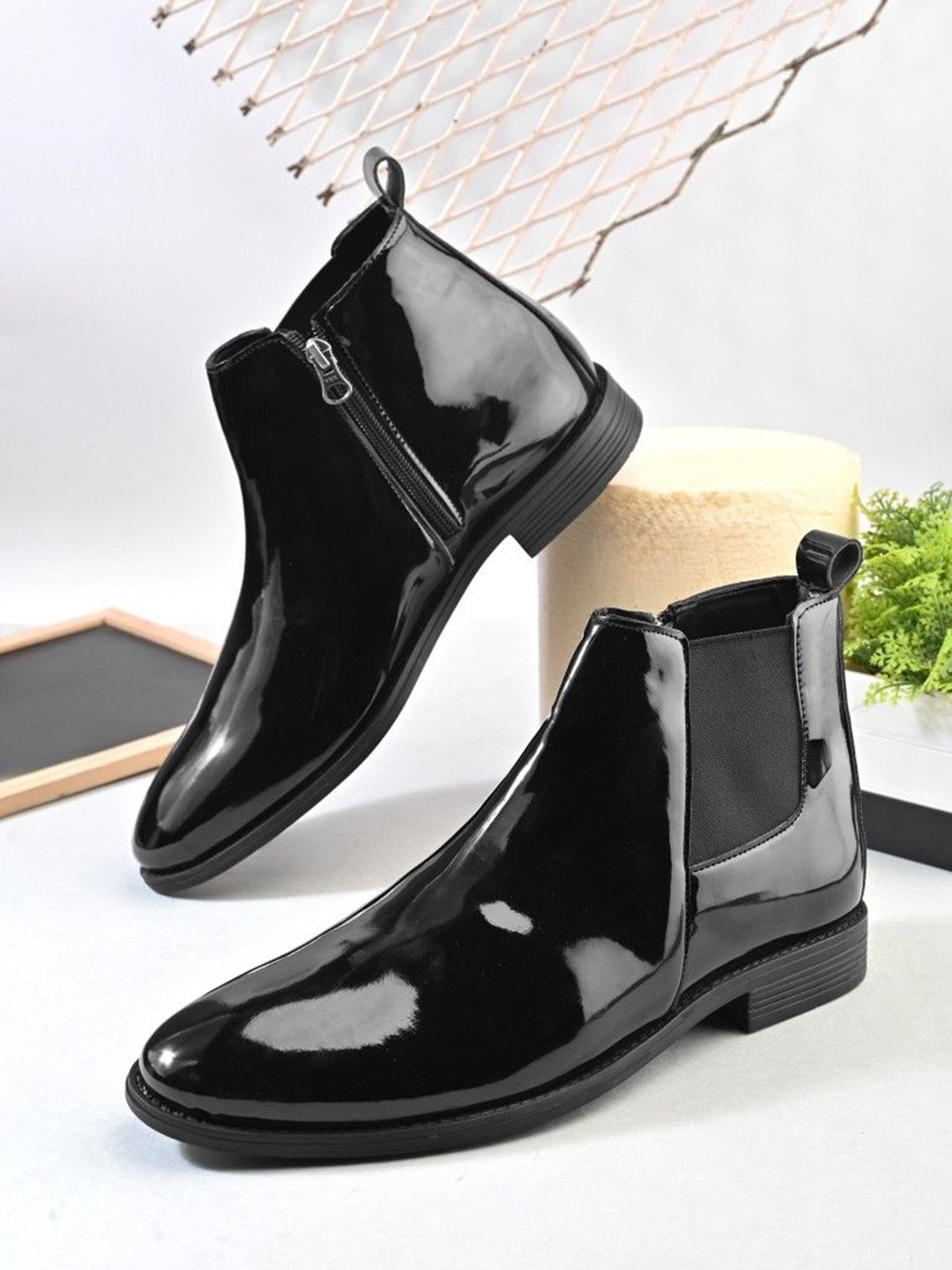 Provogue Men Round Toe Patent Side Chain Formal Boots