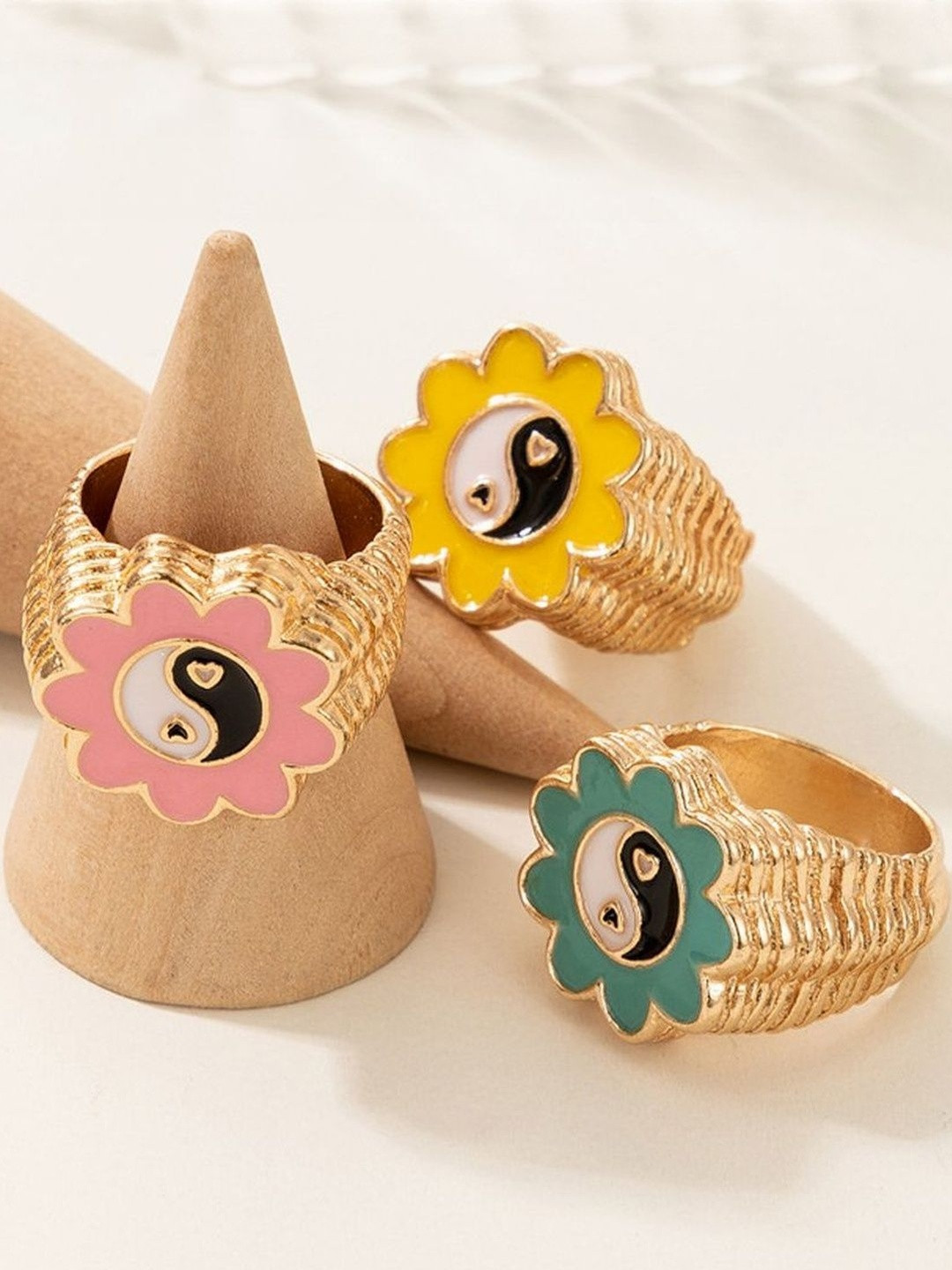 DressBerry Women Multicolor Set of 3 Floral Ring