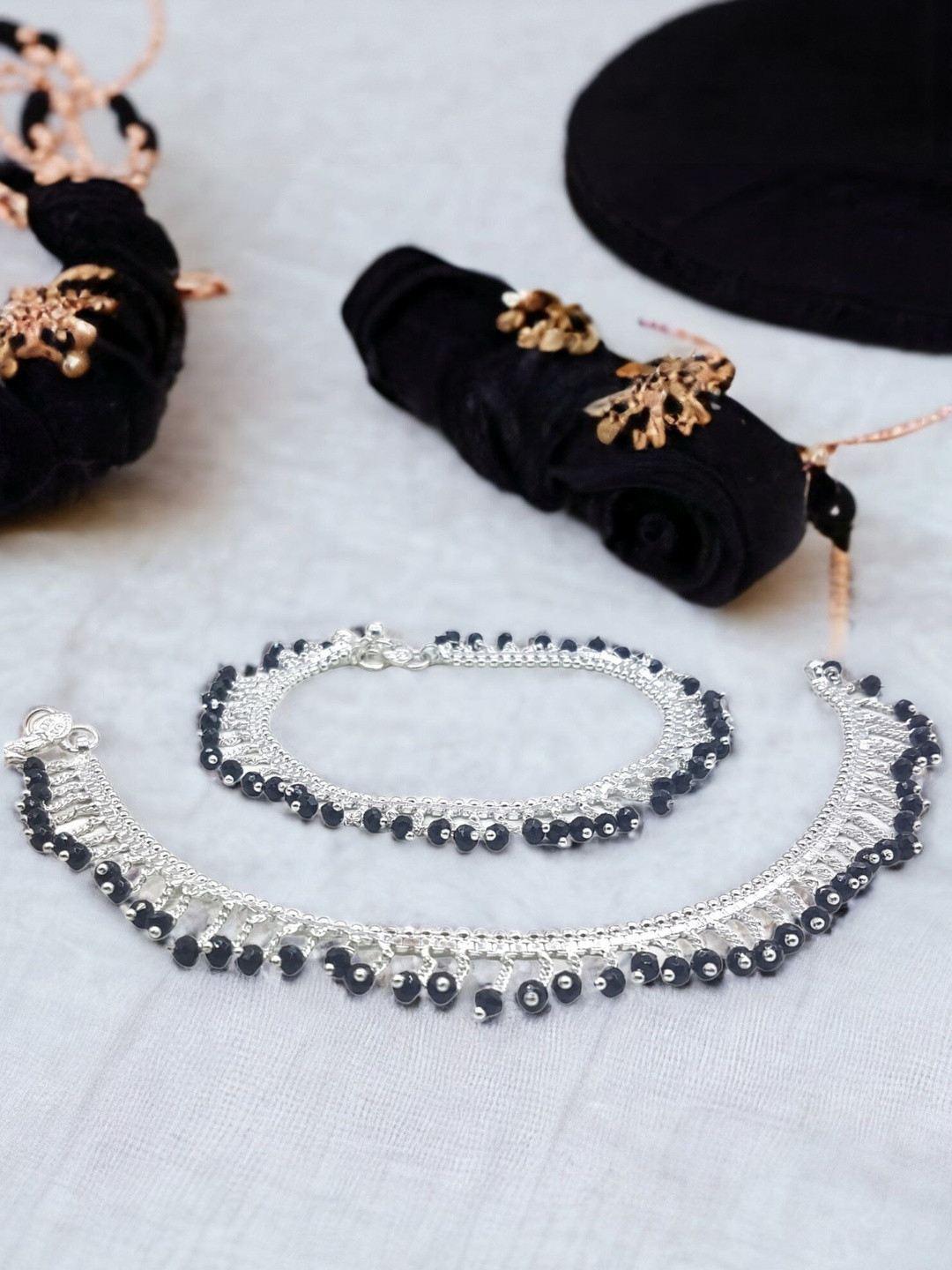 BR Ornaments Women Silver-Plated And Blue Artificial Beads Ethnic Anklet