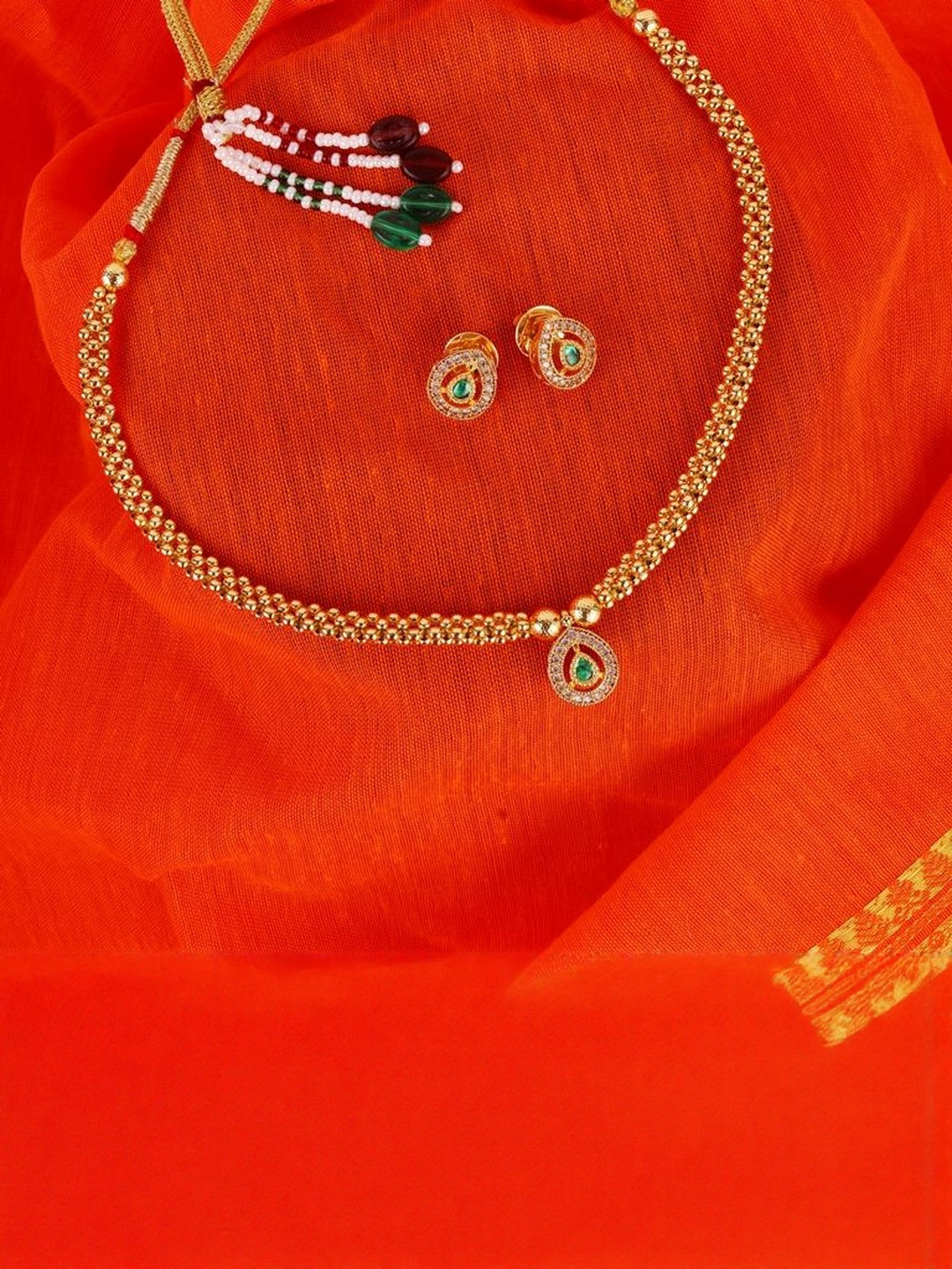 SALONI FASHION JEWELLERY Women Brass Green Stone Gold Plated Choker Jewellery Set