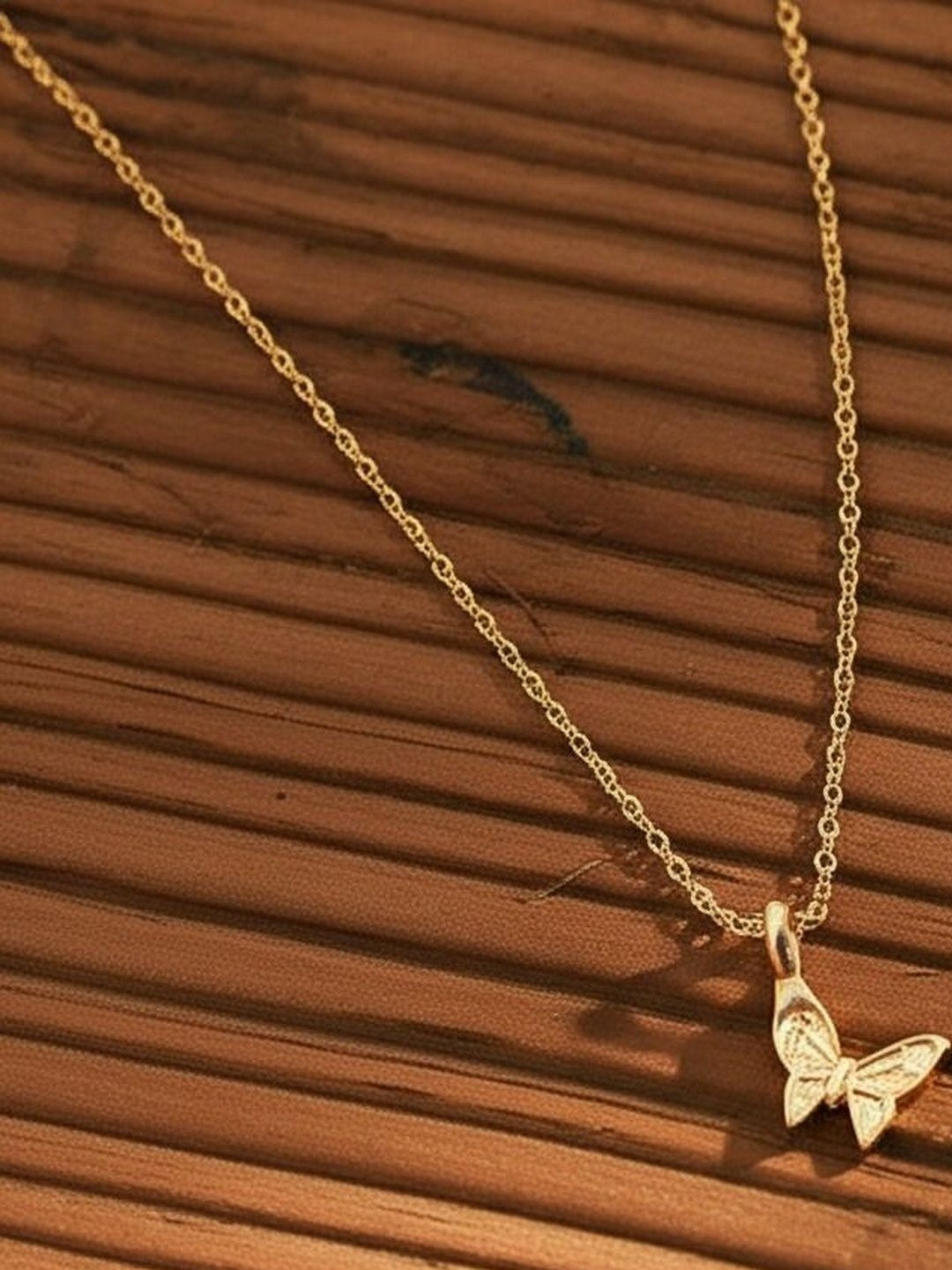 DressBerry Women Single Layered Small Butterfly Pendant Necklace