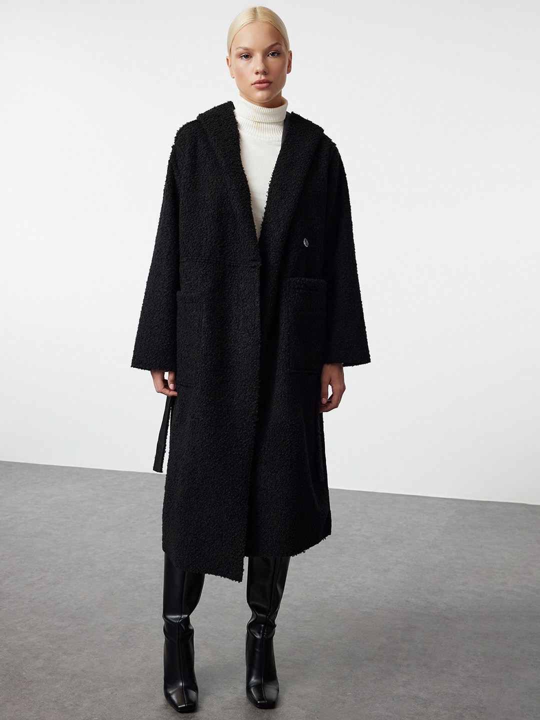 Trendyol Hooded Long Sleeves Overcoat