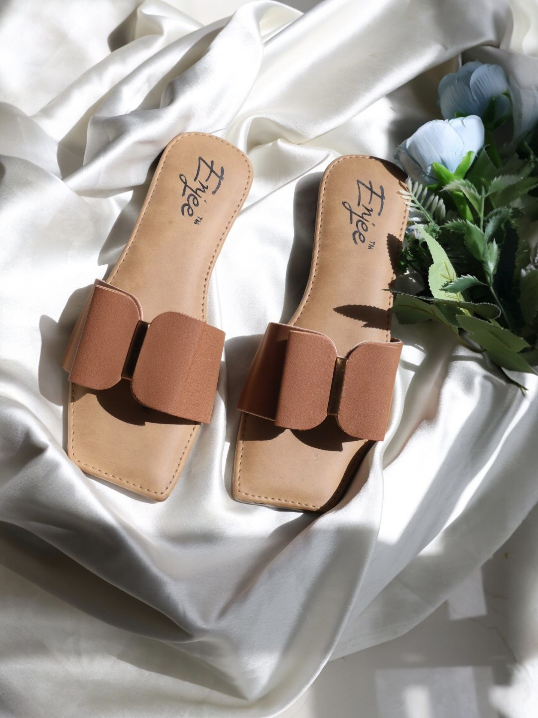 Enjee Women Open Toe Flats with Slip-On Closure