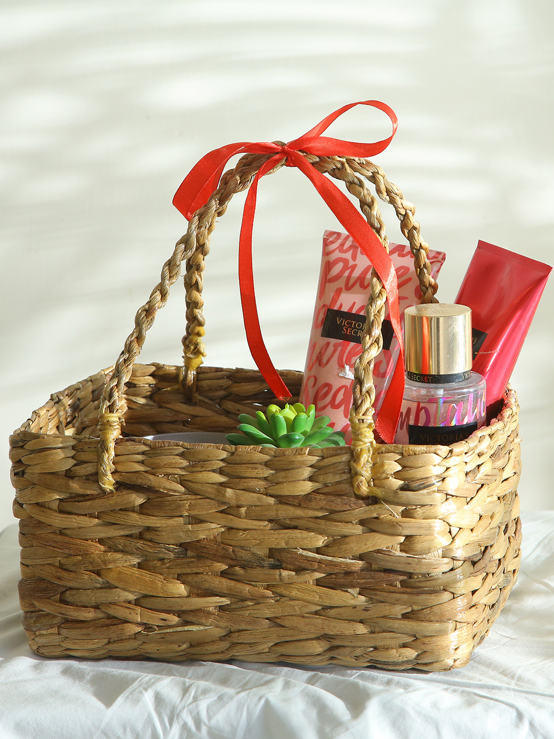 FLICKERS AND FLAME Beige Rattan Easy to Clean Fruit and Vegetable Basket