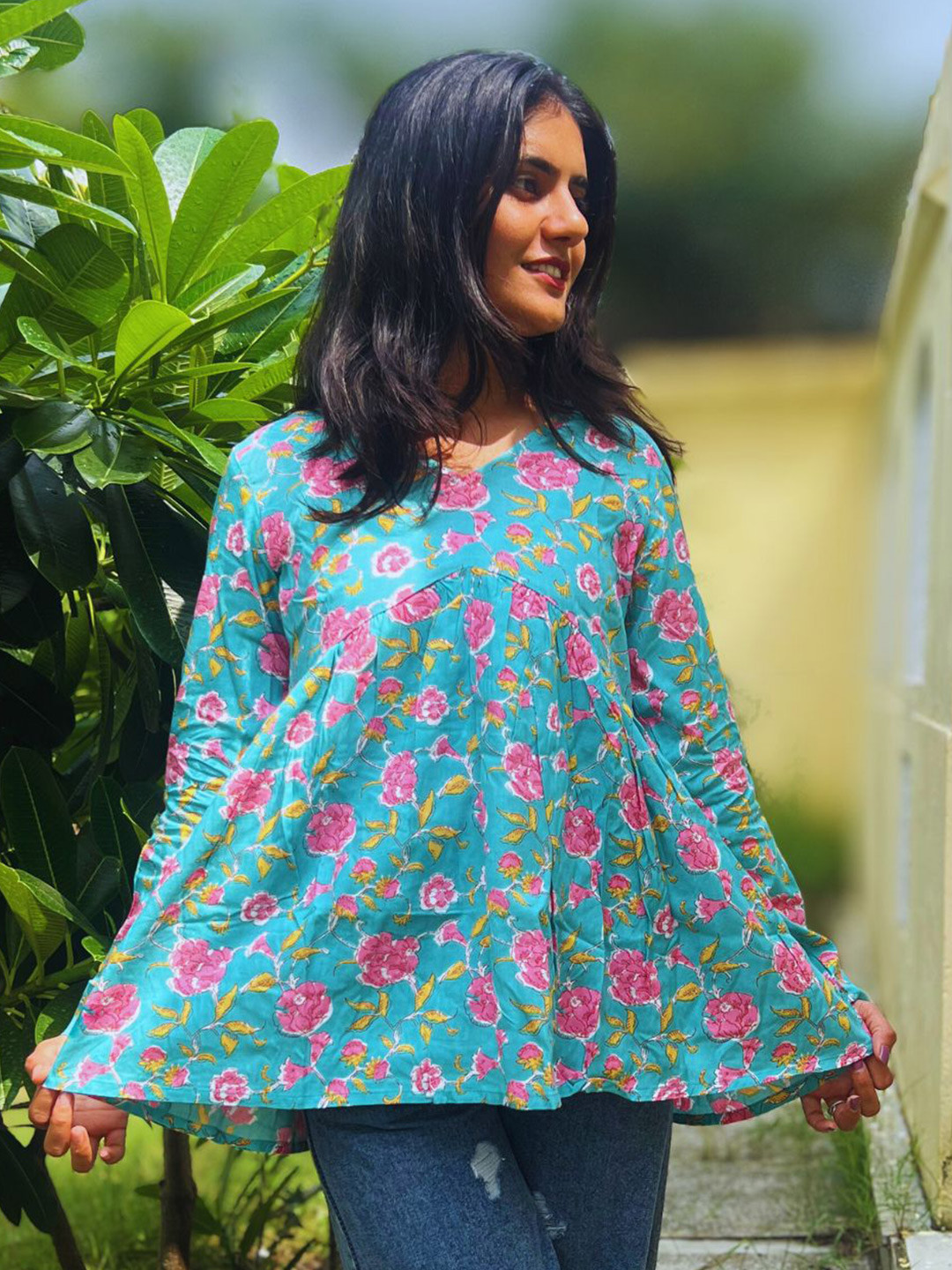 Feemel Women Floral Printed V-Neck Pure Cotton Kurti