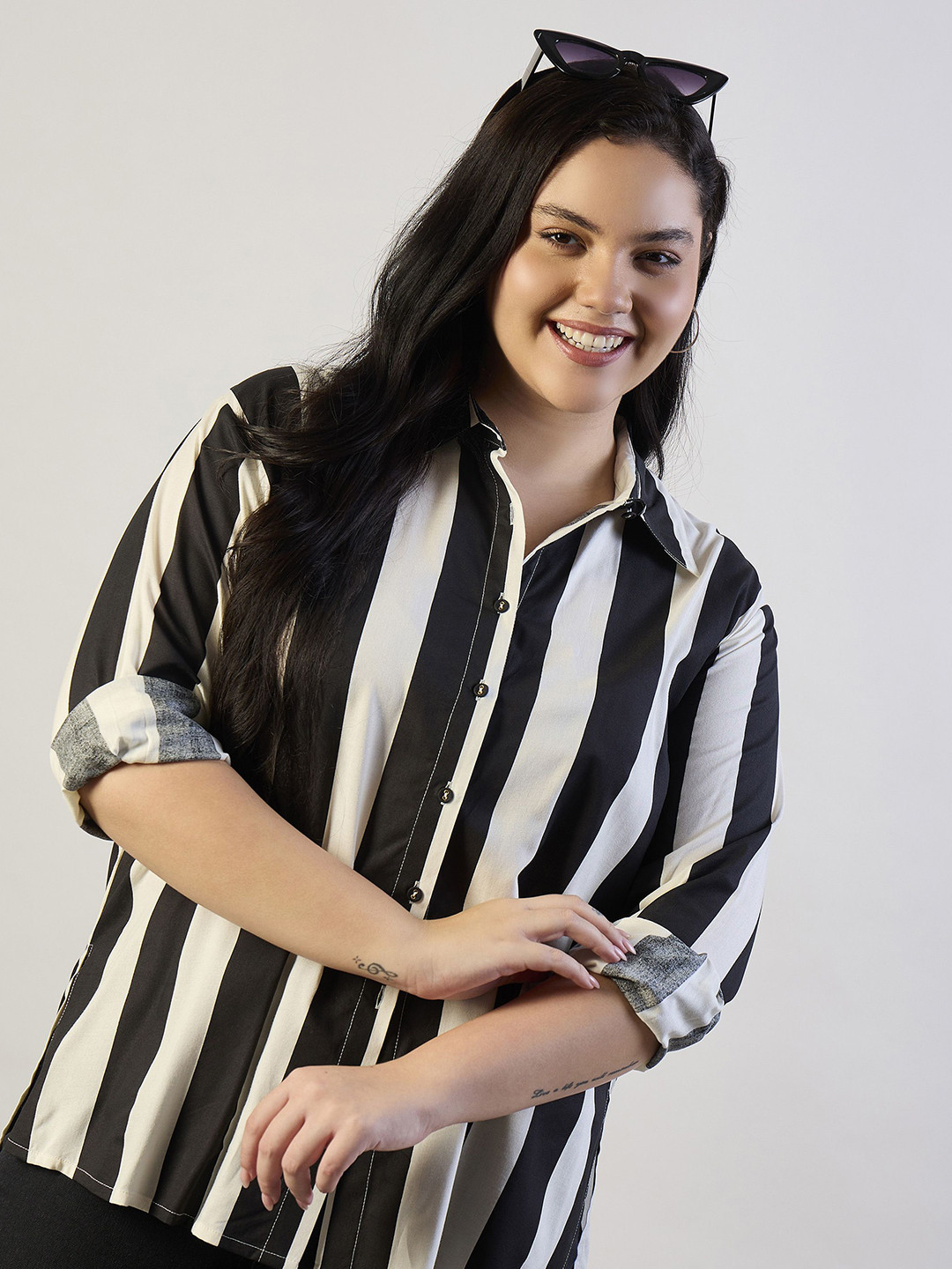 SASSAFRAS Curve Vertical Striped Printed Shirt