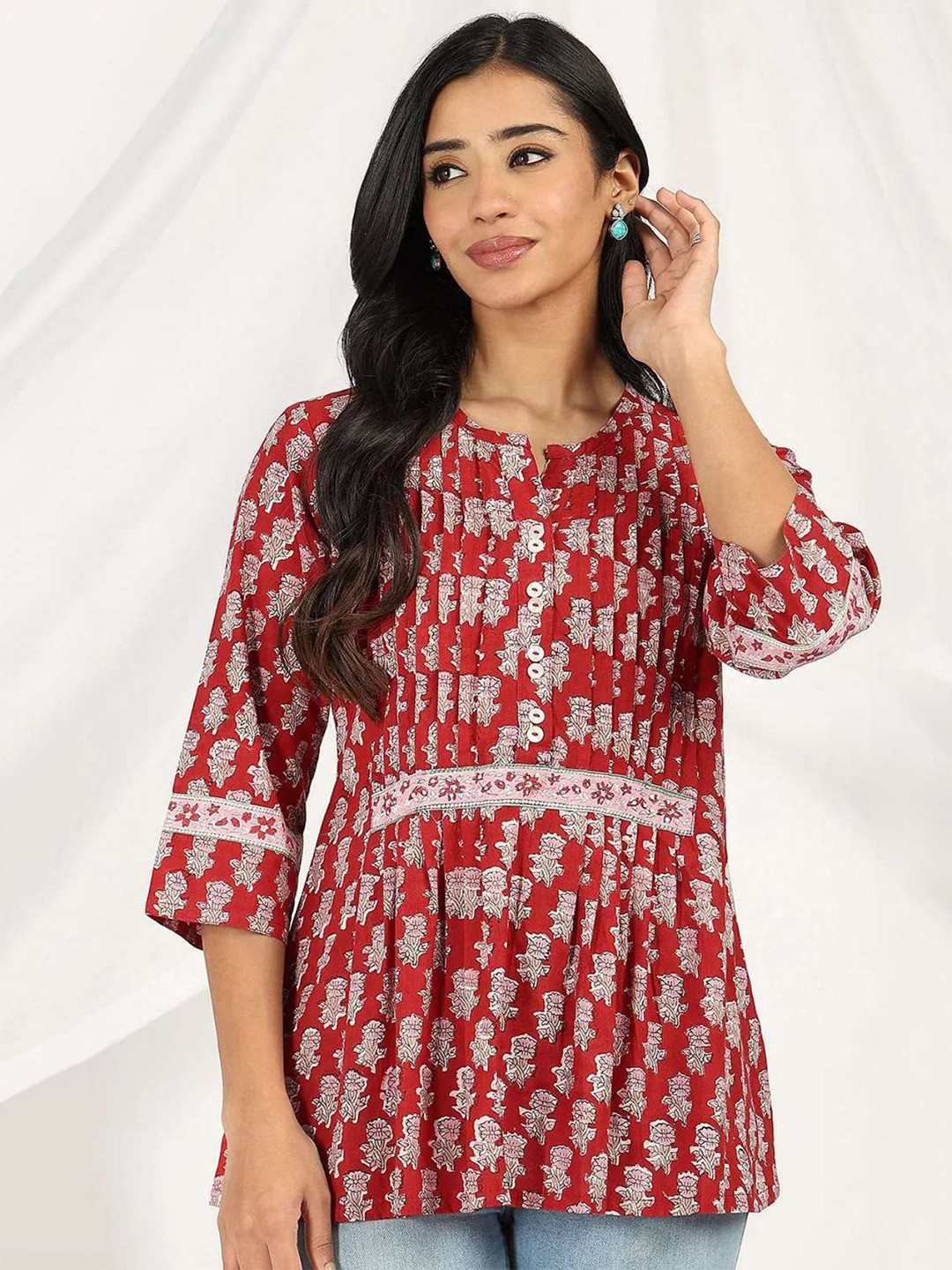 Tahiliya Women Red & Pink Cotton Straight Sanganeri Printed Tunic