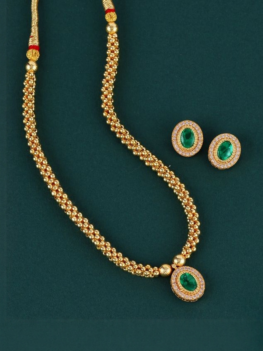 SALONI FASHION JEWELLERY Women Green Stone Gold Plated Choker Necklace Set