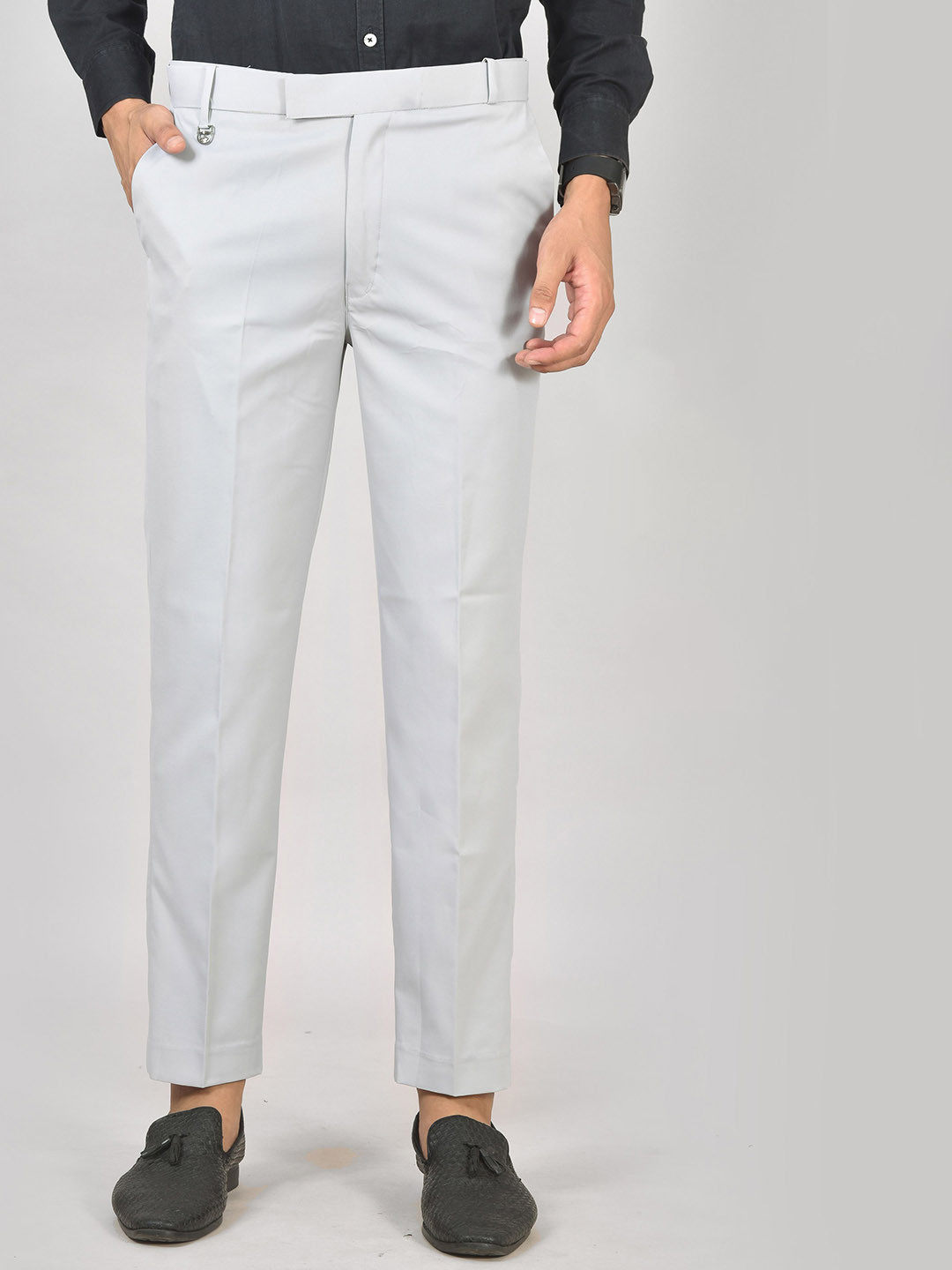 UC NB FASHION Men Relaxed Straight Leg Mid-Rise Easy Wash Formal Trousers