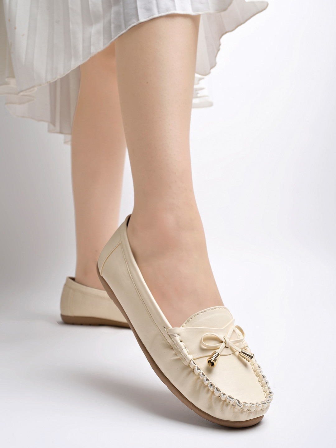 Stylestry Women Cream-Coloured Ballerinas with Bows Flats