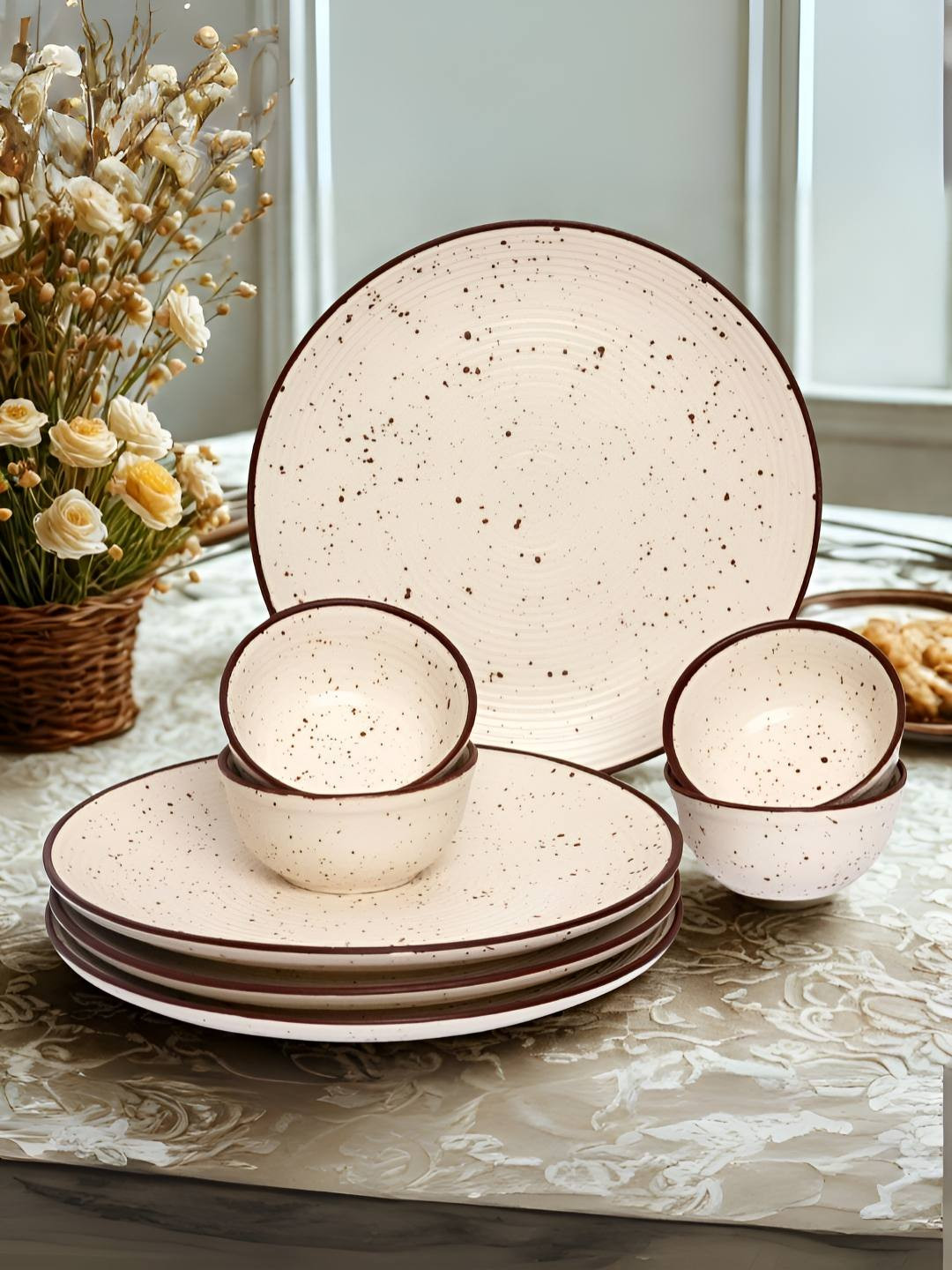 yourowndcor Off White 8 Pieces Ceramic Glossy Dishwasher & Microwave Safe Dinner Set