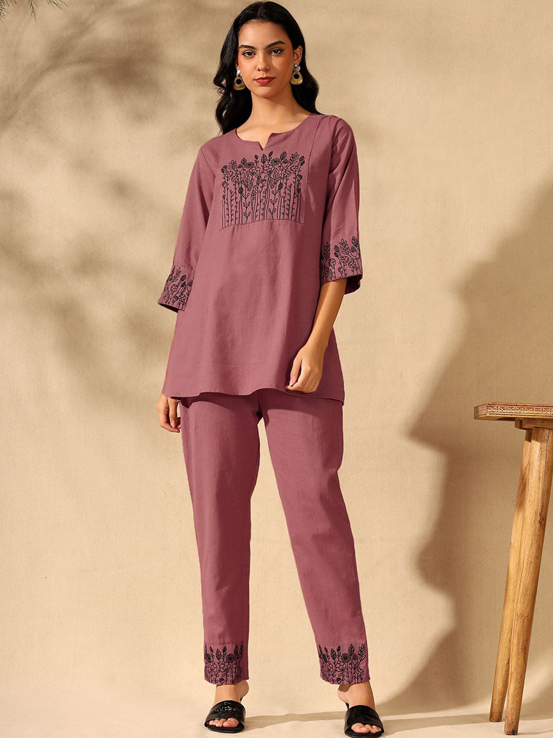 FILO HEVIS Embroidered Round Neck Tunic With Trousers