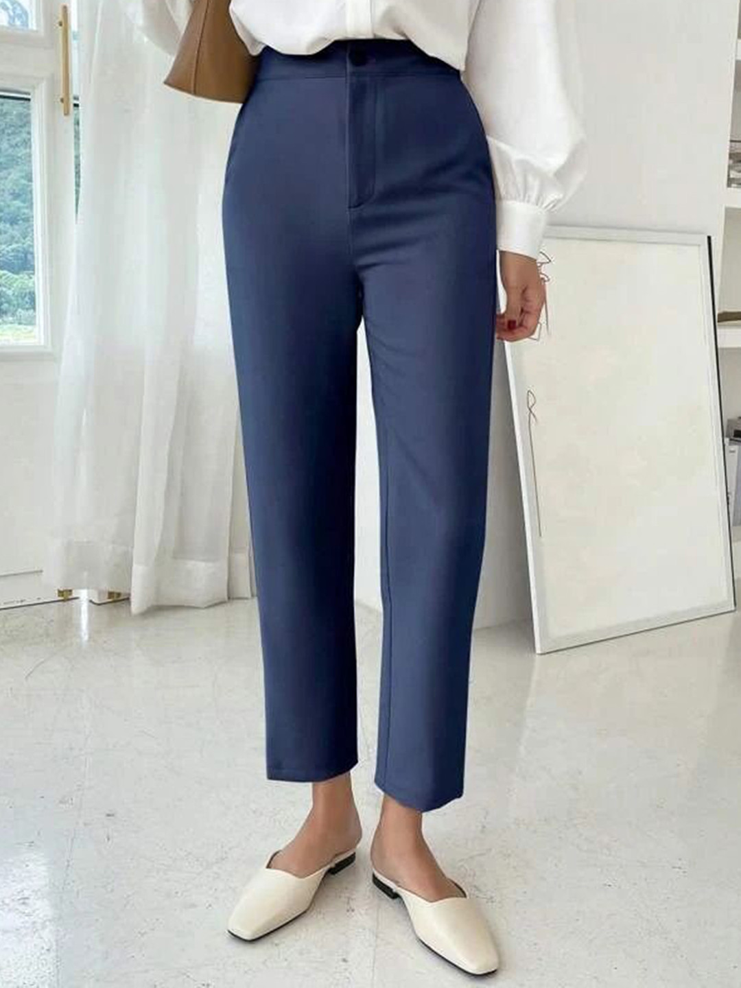 FNOCKS Women Relaxed Straight Leg High-Rise Cropped Trousers