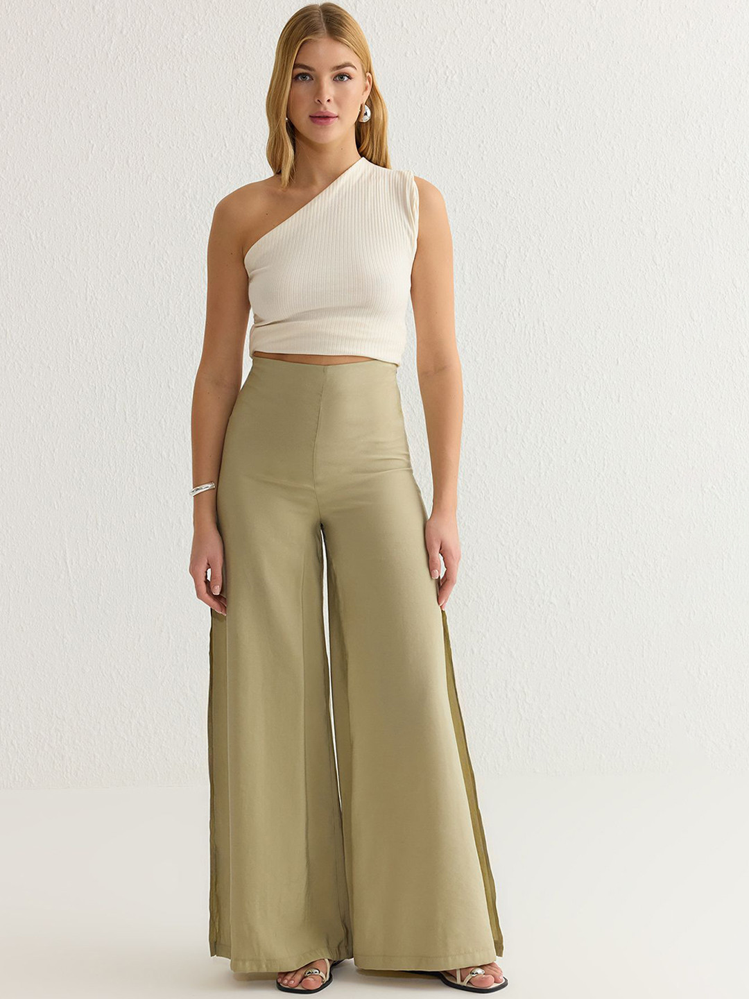 Trendyol Women Regular Fit High-Rise Slits Parallel Trousers