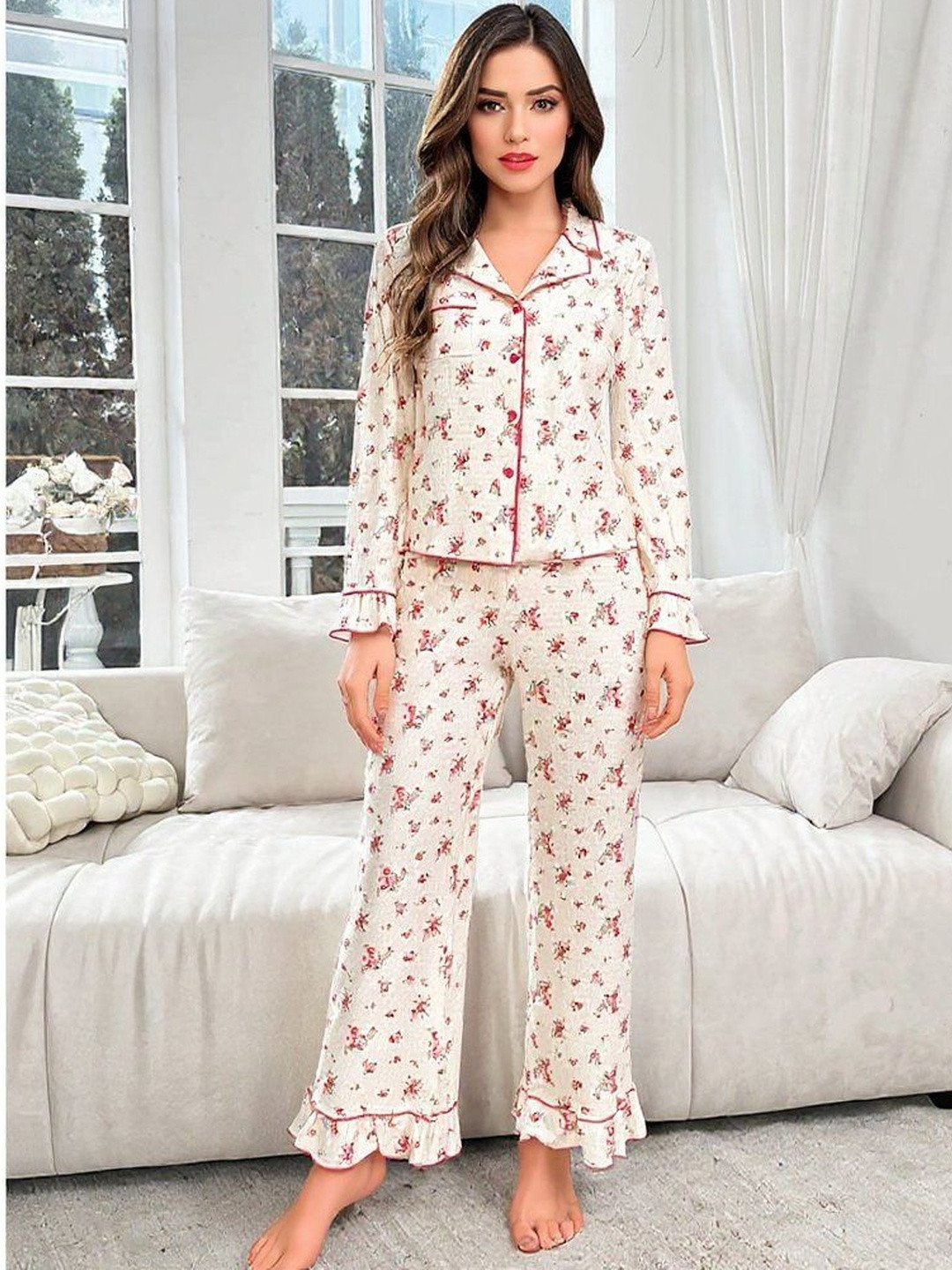 DressBerry Women White Polyester Lungee Wear