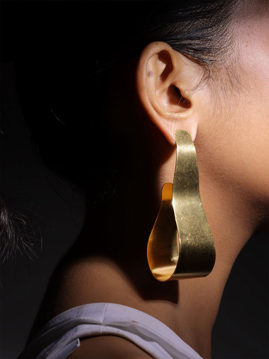 THE BLING GIRLL Gold-Plated Contemporary Shaped Drop Earrings