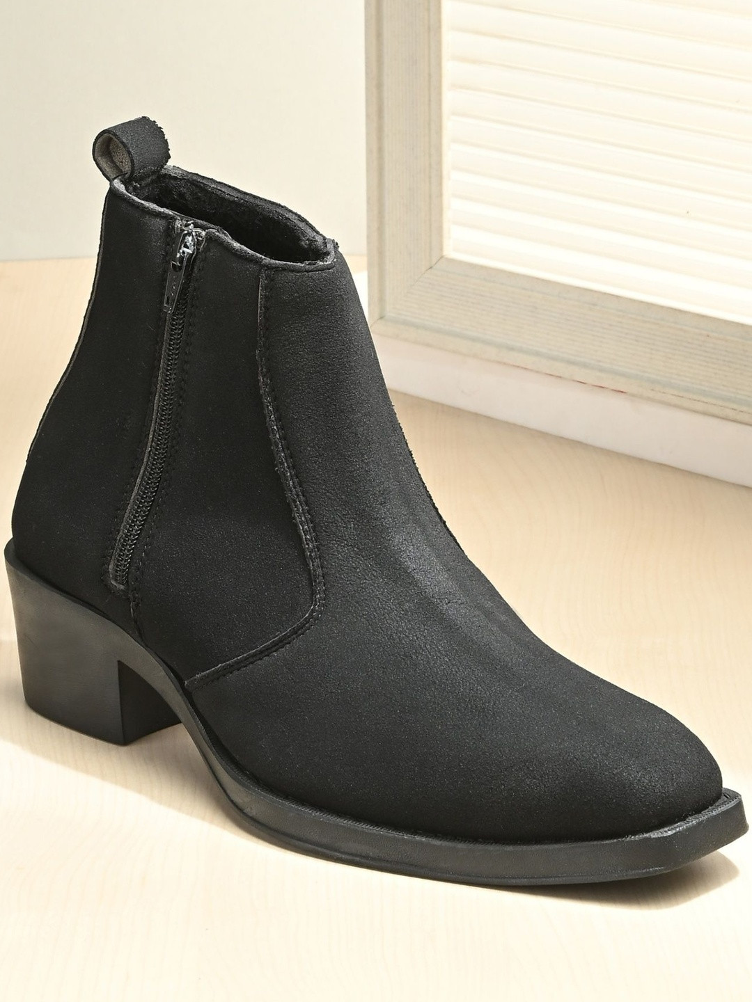 Roadster Men Platform Round Toe Mid-Top Chelsea Boots