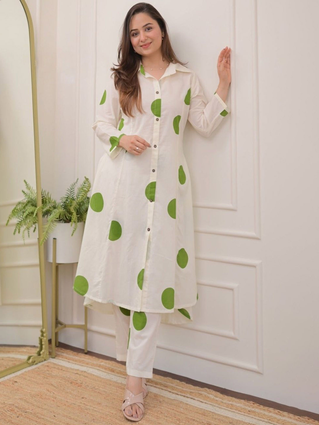 NavNari Polka Dots Printed Shirt Collar Pure Cotton Tunic With Trouser