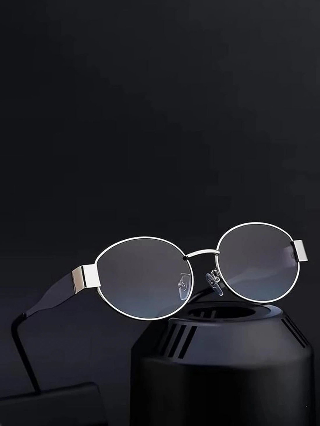 HIPE Men Black Lens & Silver-Toned Round Sunglasses