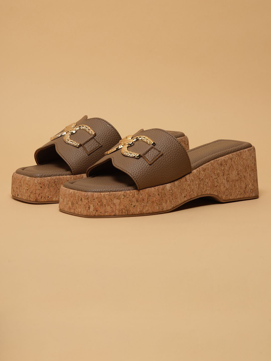 ERIDANI Gracey Textured Wedges