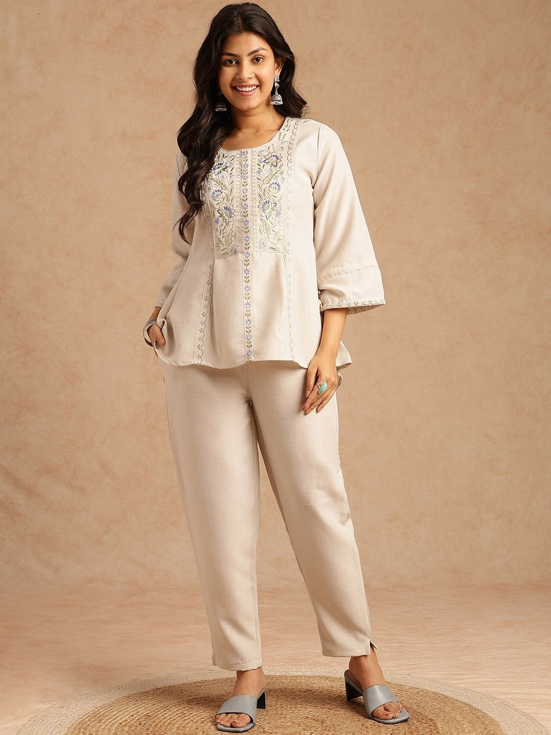 KALINI Women Off White Linen Embroidered Co-Ords