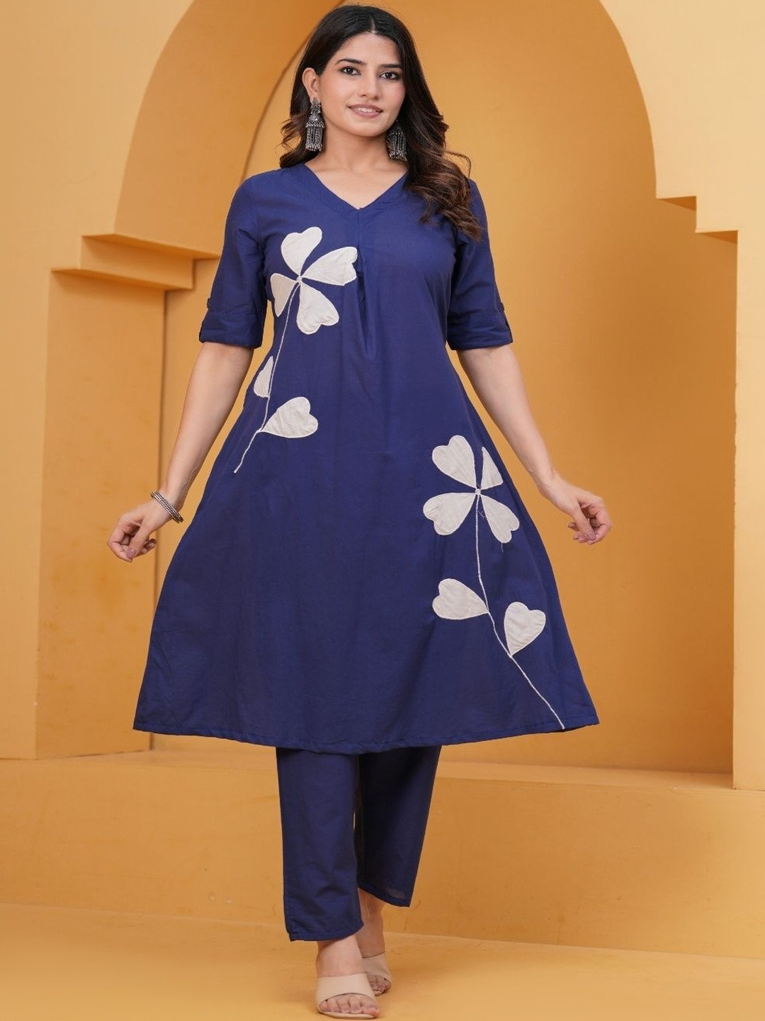 Style Heaven Floral Printed V-Neck Pure Cotton A-Line Kurta With Trousers