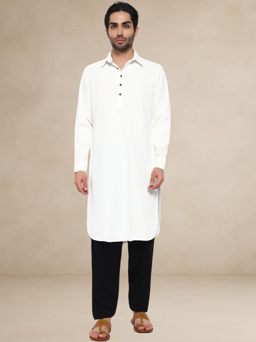 BETTINO Men Plain Textured Button Up Pathani Kurta with Salwar