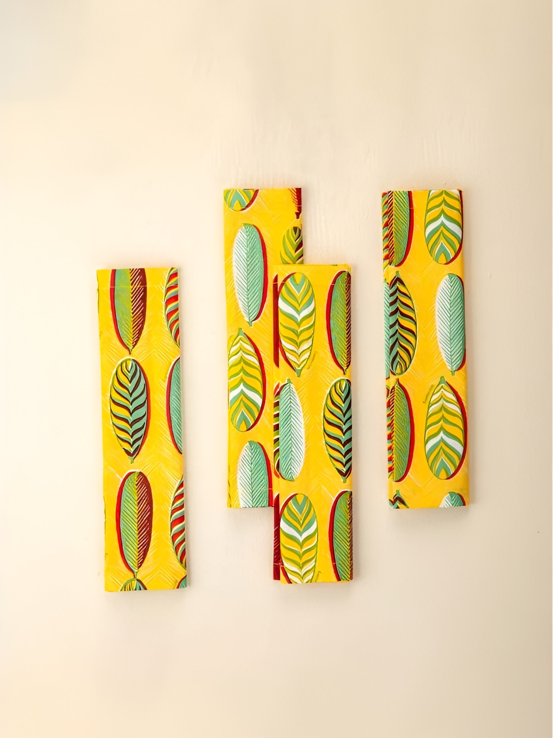 FREEDOM TREE Leaf Alone 4 Pieces Green & Yellow Leaf Printed Cotton Cambric Table Napkins