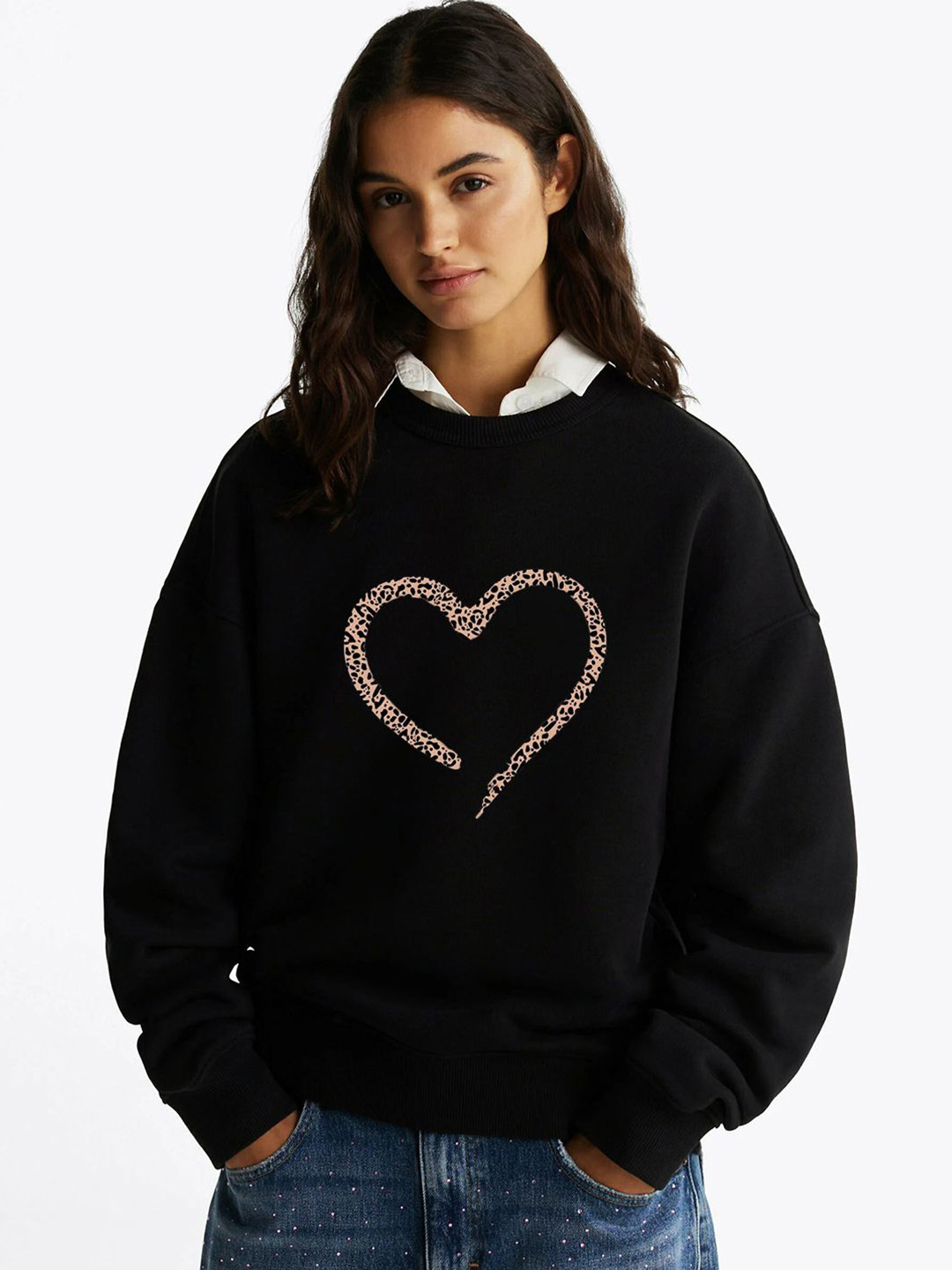Kotty Women Heart Printed Oversized Pullover Sweatshirt