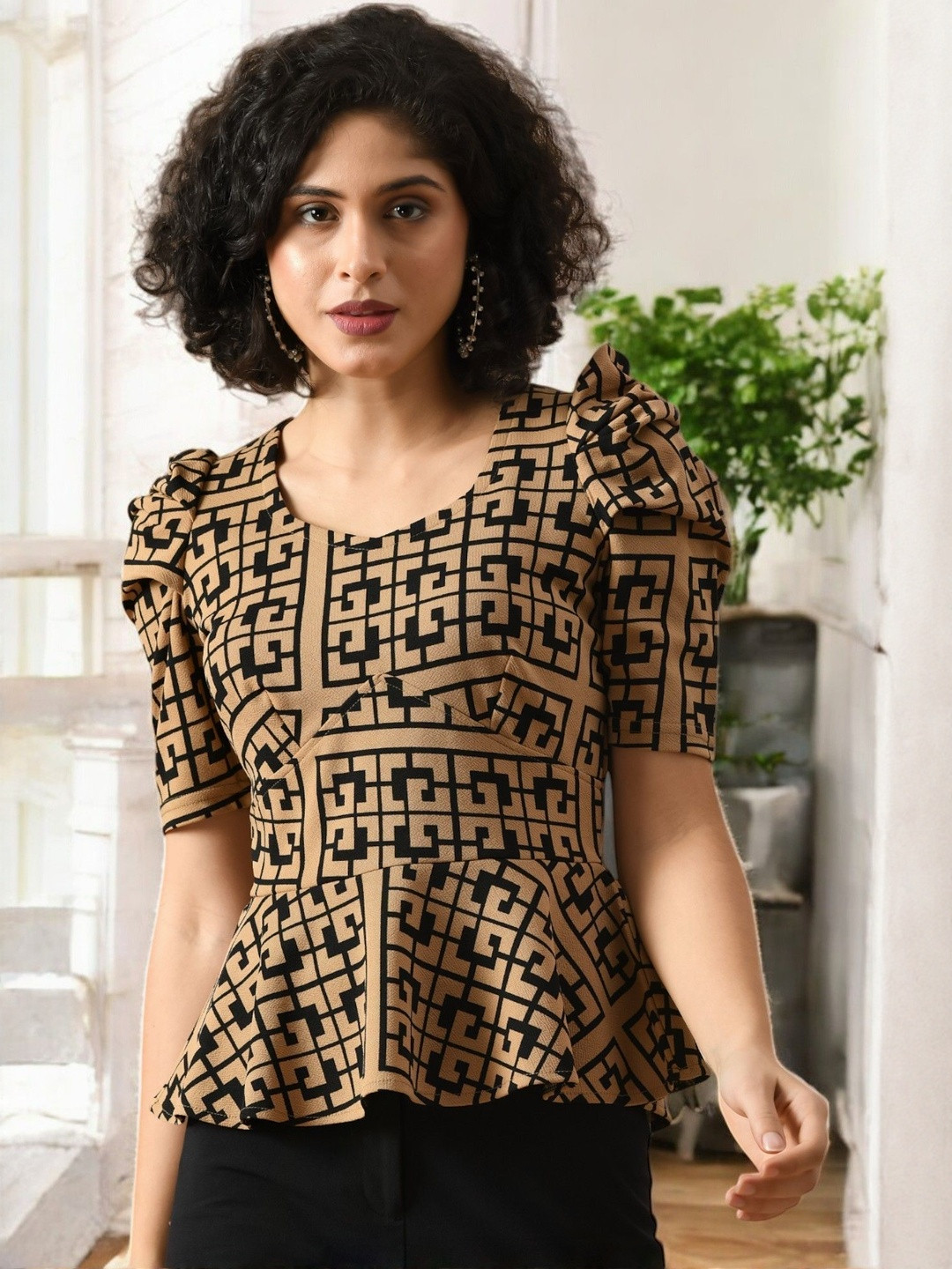 SFOTY Women Geometric Printed Round Puff Sleeve Peplum Top