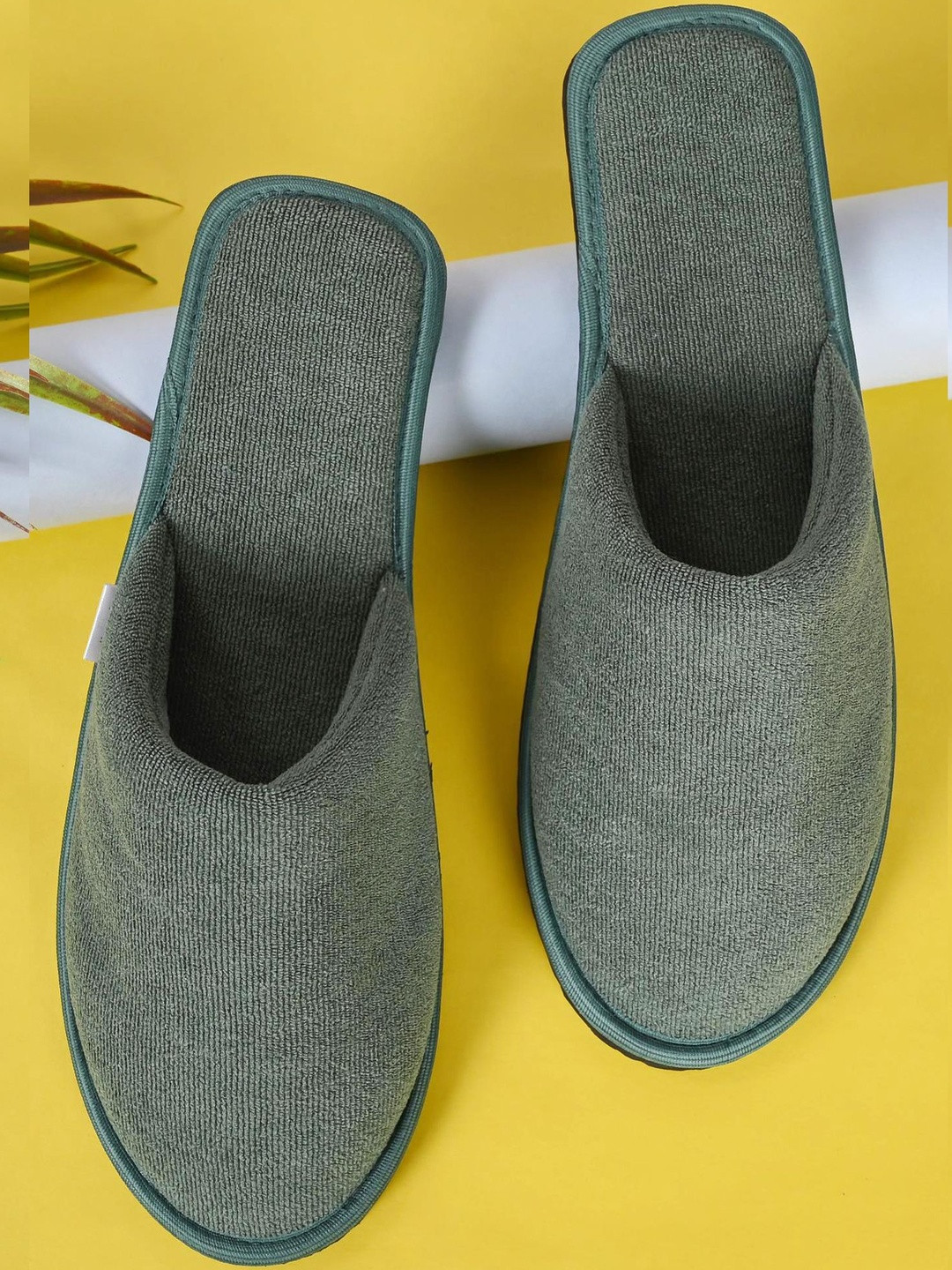 Mifuzi Men Olive Solid Slippers