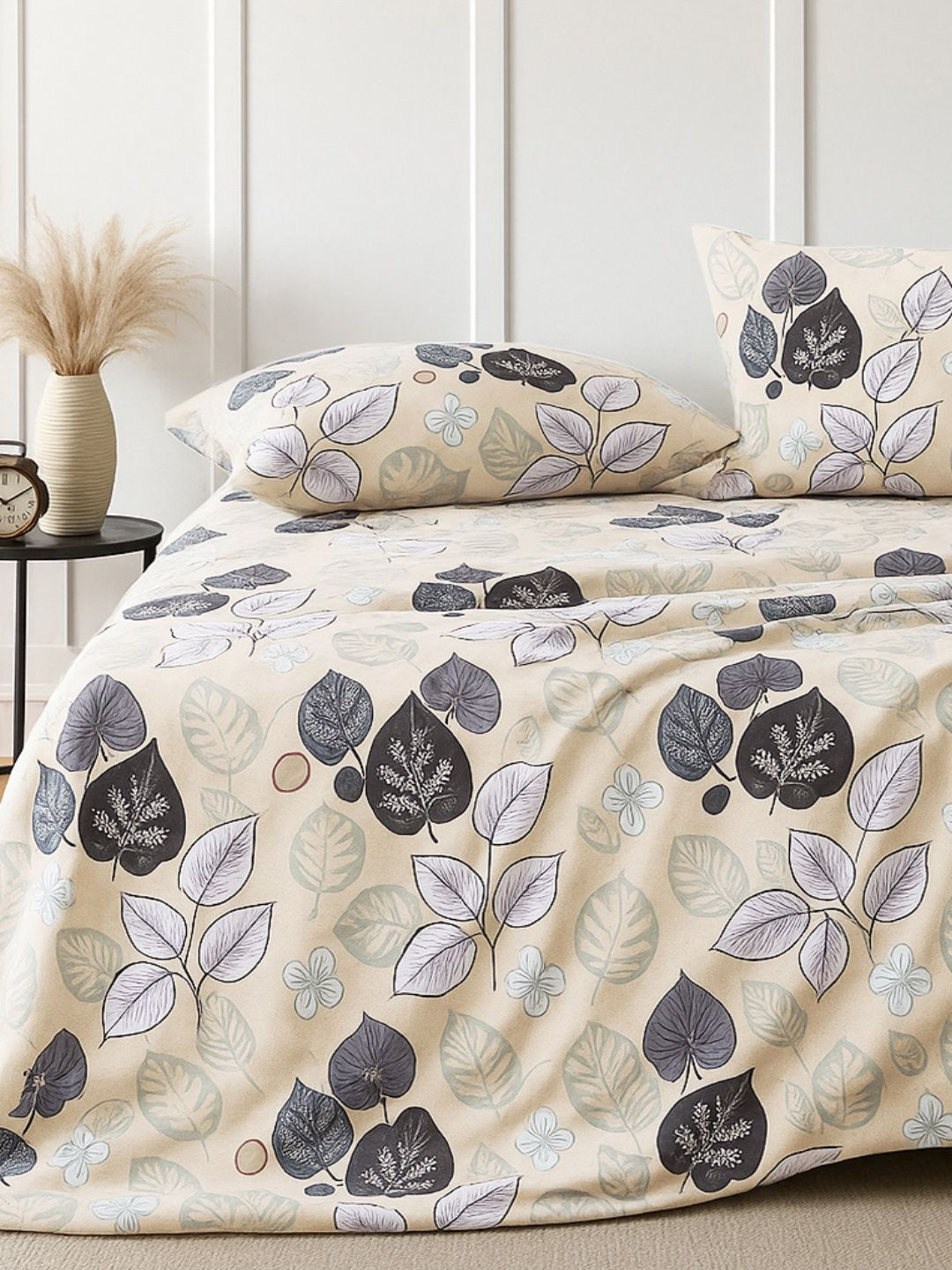 bsb home Black & Cream 300 TC King Cotton Bedsheet With 2 Pillow Covers Set 2.2 m x 2.2 m