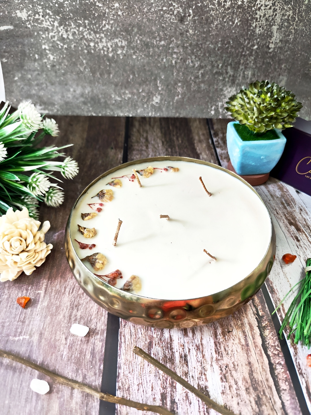 Candle Nest Gold-Toned & White Forestwood Scented Jar Candle