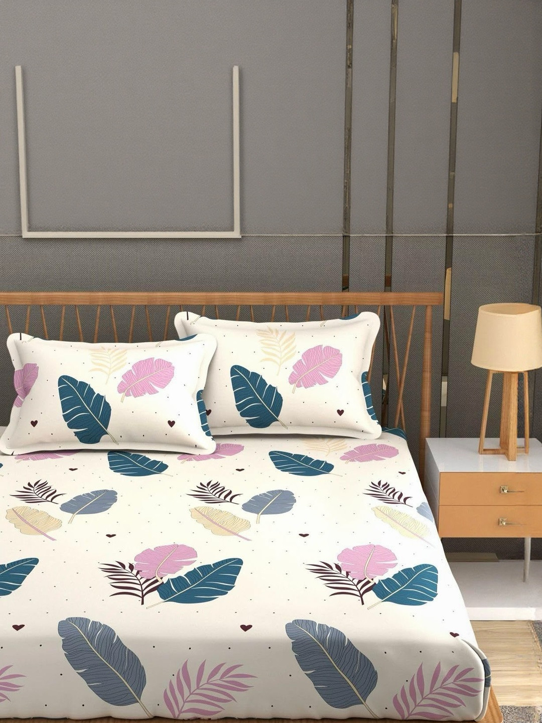 NEW TOWN Cream-Coloured & Grey 210 TC Queen Bedsheet with 2 Pillow Covers