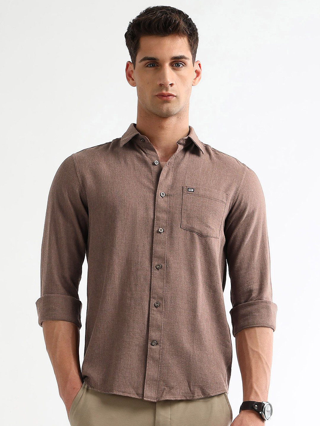 Arrow Sport Textured Spread Collar Roll-Up Sleeves Slim Fit Cotton Casual Shirt