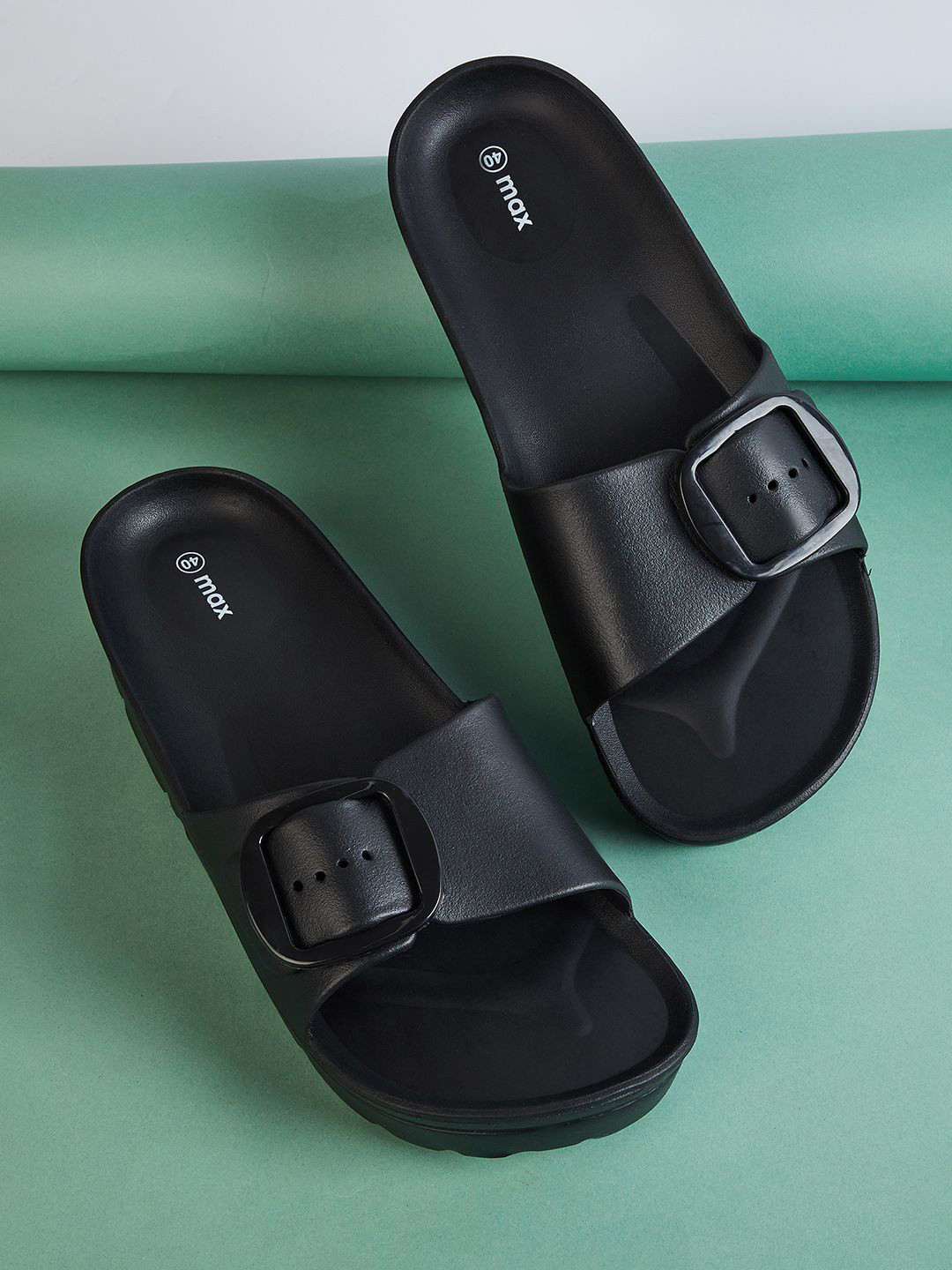 max Open Toe Cushioned Footbed Buckle Detailed Casual Sliders
