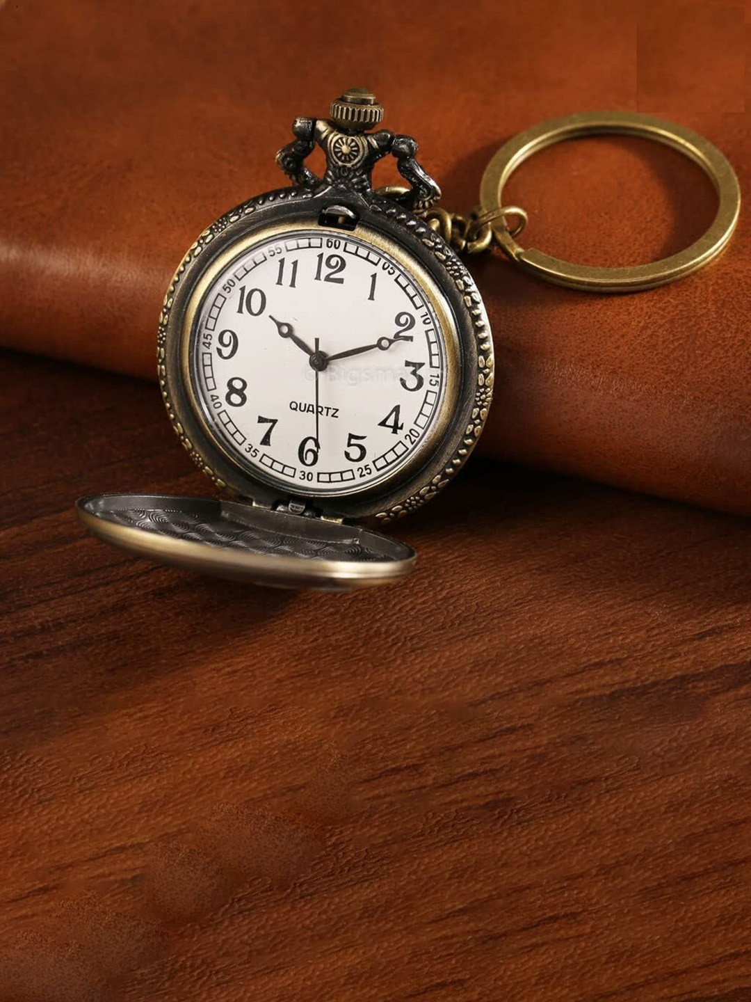 AUGEN Textured Premium Pocket Watch Design Titanic Retro Vintage Key Chain