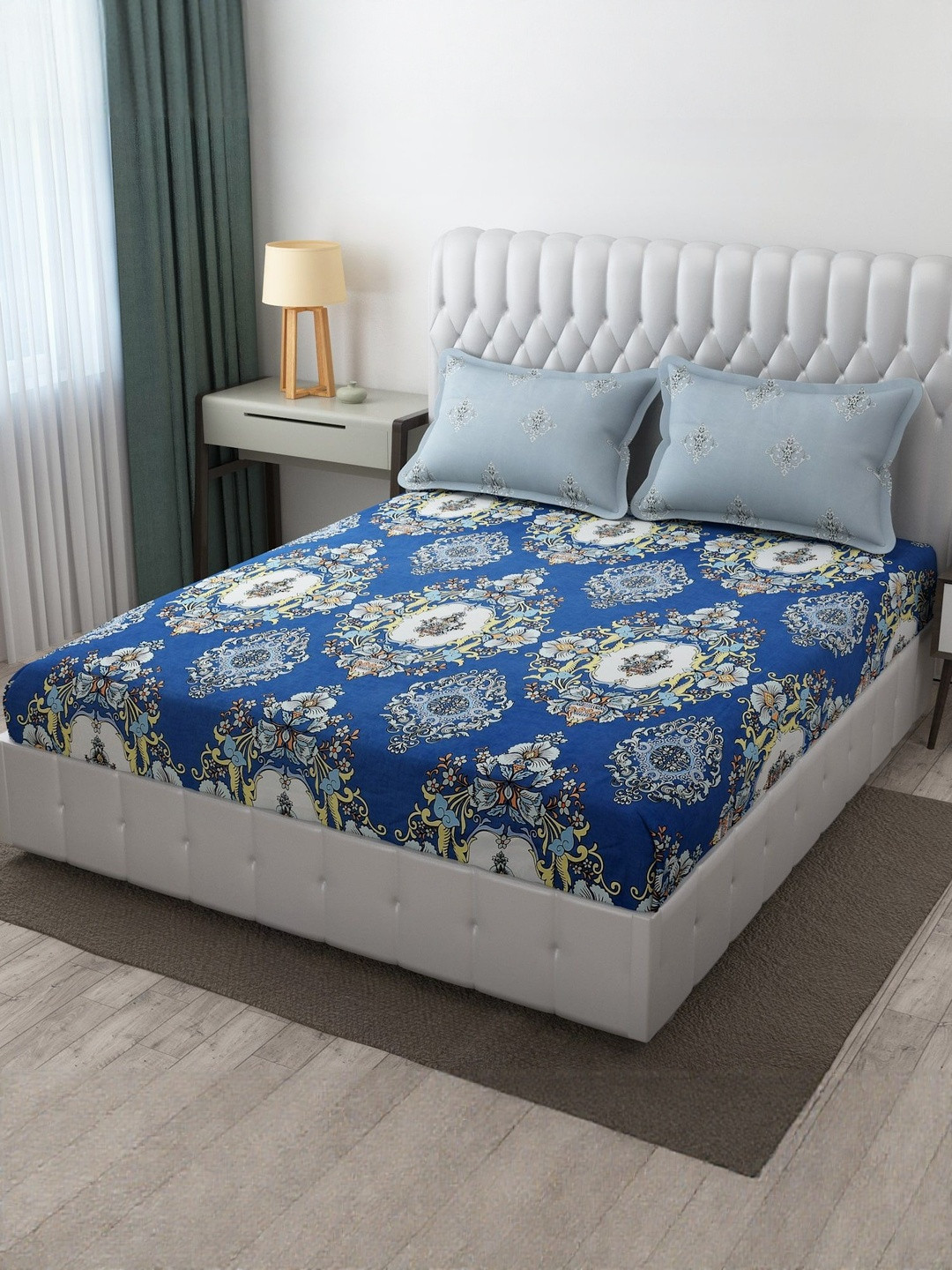TINDLER KNOTS Blue & White Ethnic Motifs 210 TC Bedsheet with 2 Pillow Covers