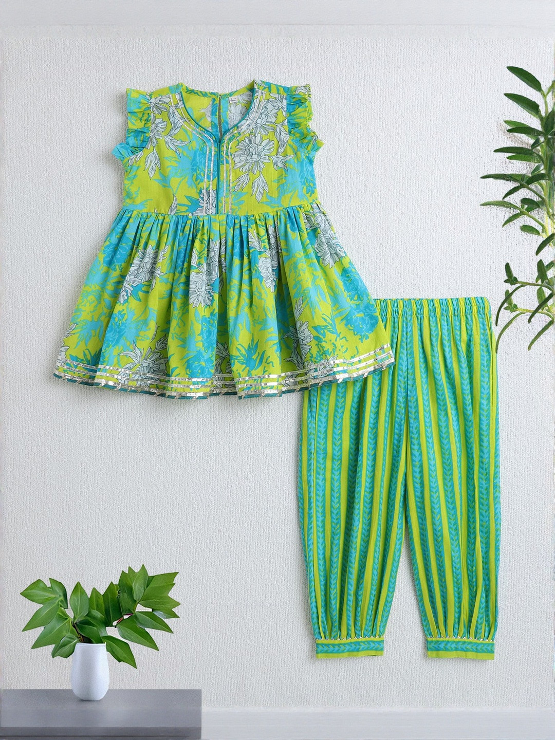 The Magic Wand Girls Floral Printed Regular Pure Cotton Kurti with Harem Pants