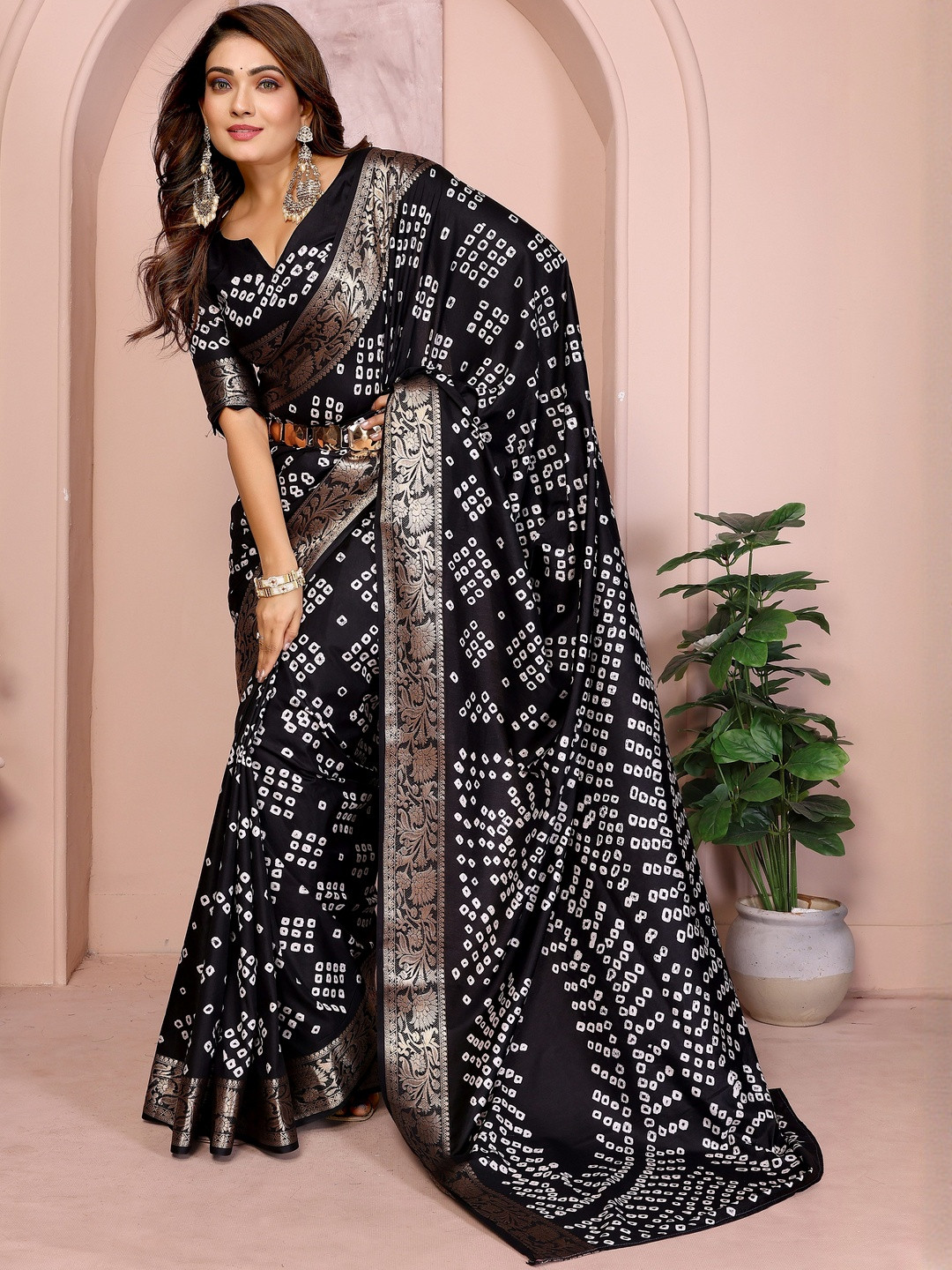 Vintro Bandhani Printed Zari Border Saree