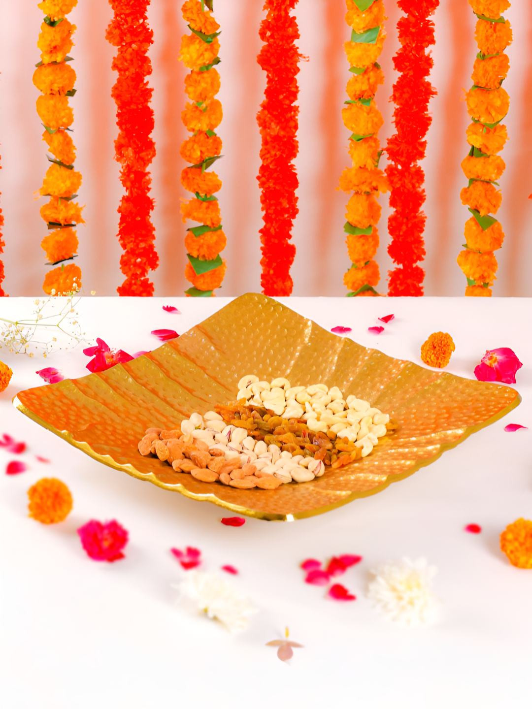 CASA DECOR Gold-Toned Aluminium Smooth Surface Serving Tray