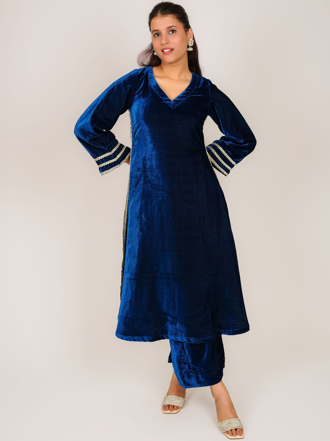 MONOMEE V-Neck Long Sleeves A-Line Gotta Patti Velvet Kurta With Palazzos